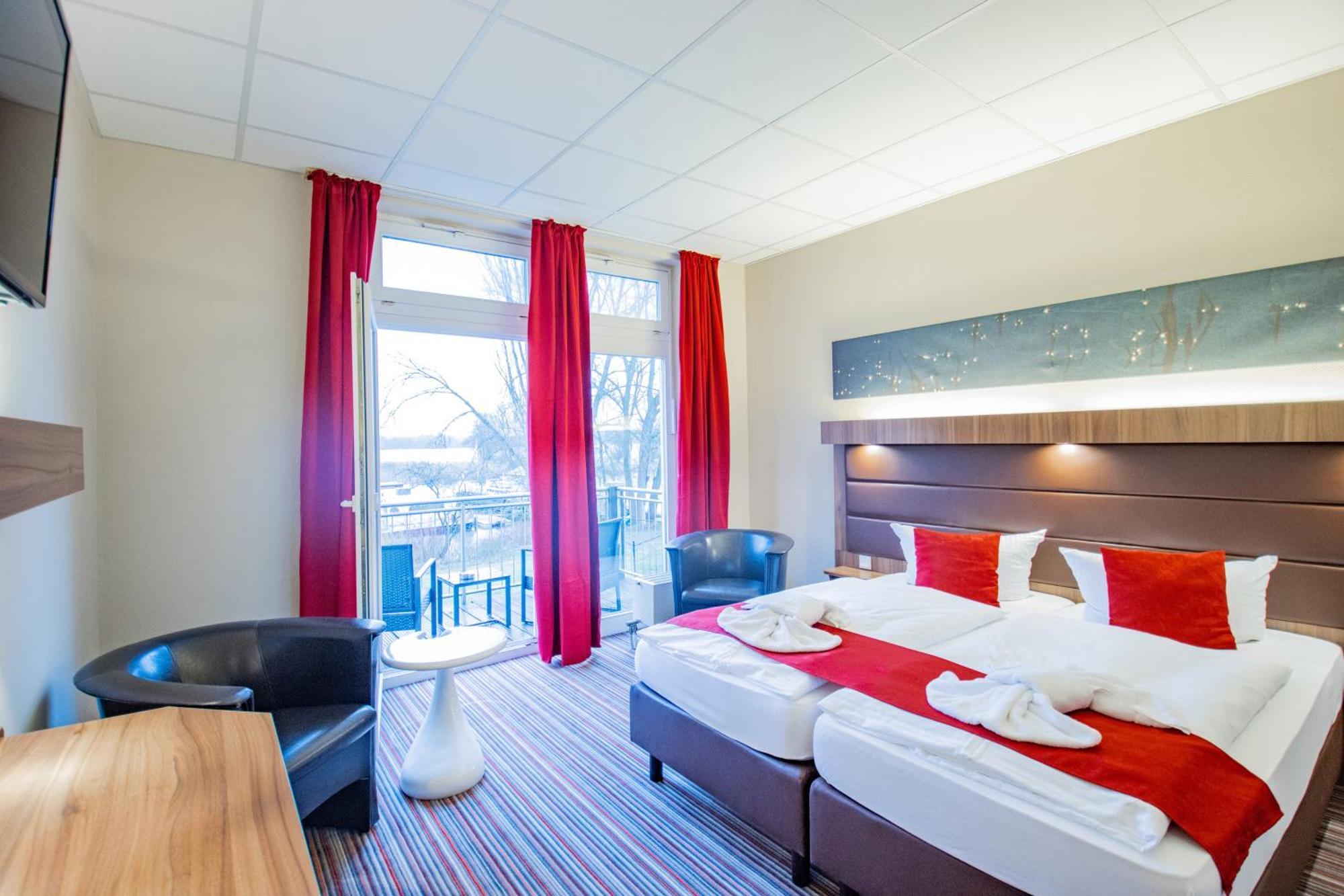 เซโฮเต็ล บรันเดนบูร์ก แดร์ ฮาเวิล Hotel Brielow ภายนอก รูปภาพ